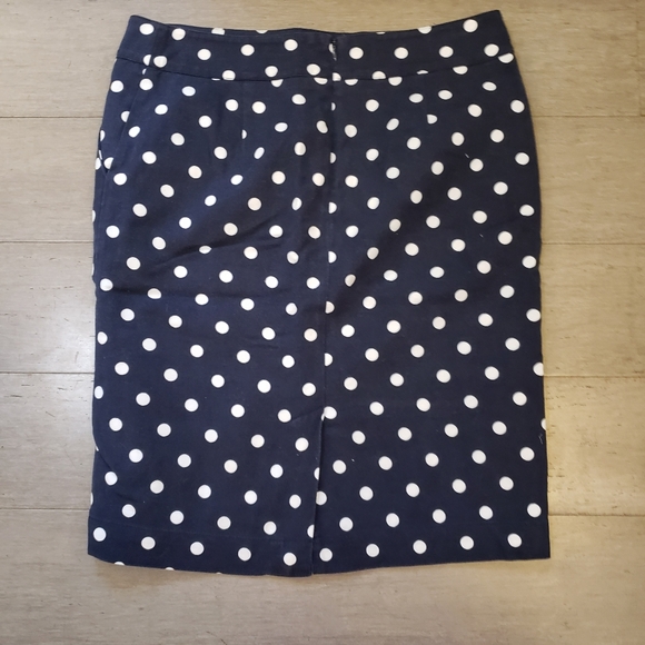 ⭐Merona Navy & White Polka Dot Skirt Size 6 - Picture 2 of 7